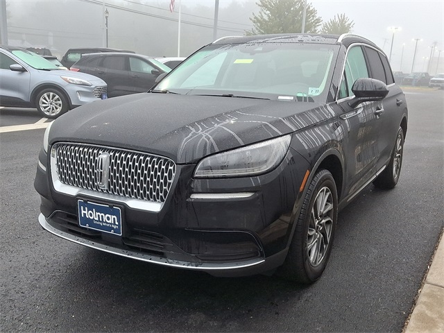 2022 Lincoln Corsair Standard photo 4