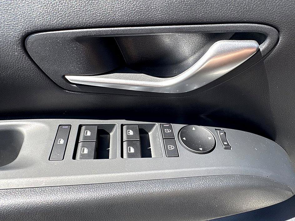 2025 Hyundai Tucson SE photo 13