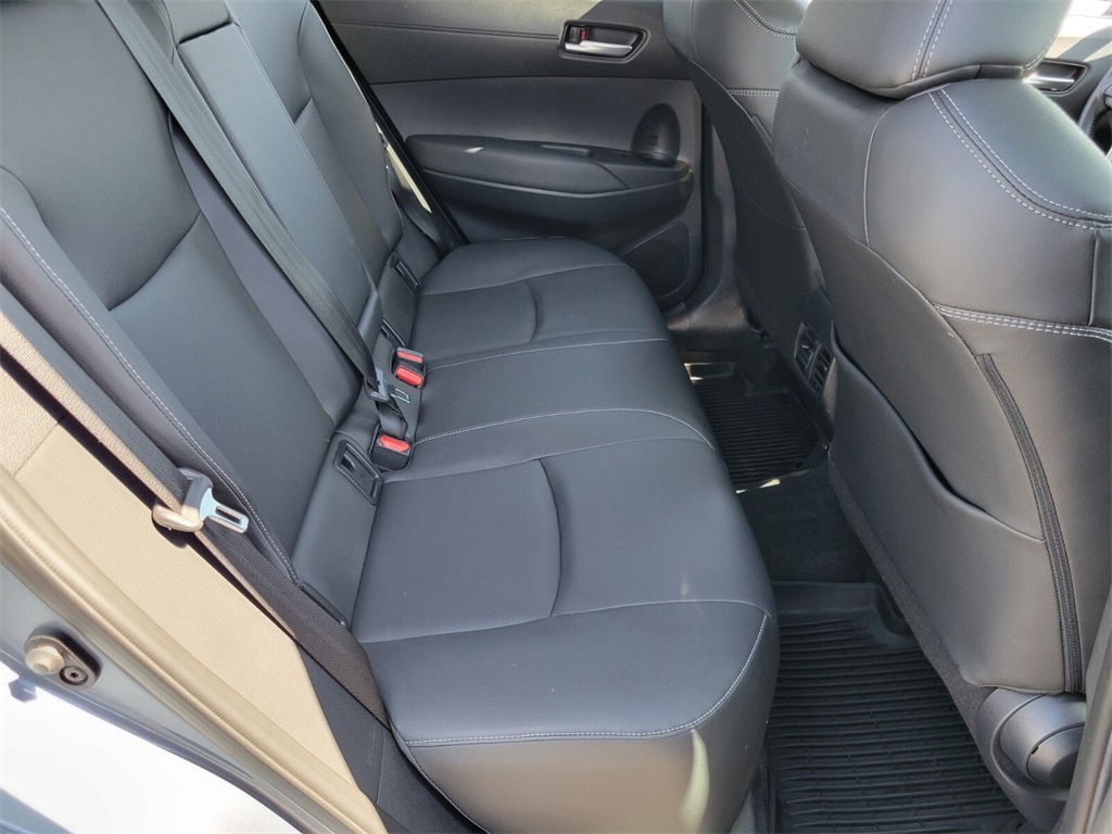 2023 Toyota Corolla Cross XLE photo 14