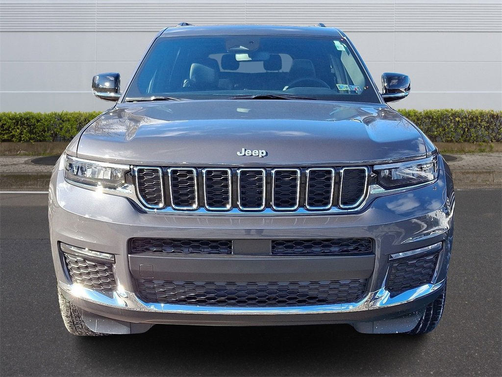 2024 Jeep Grand Cherokee Limited photo 2
