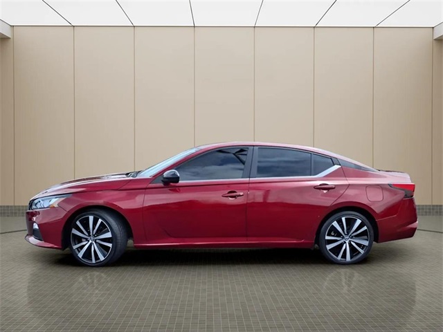2021 Nissan Altima 2.5 SR photo 2