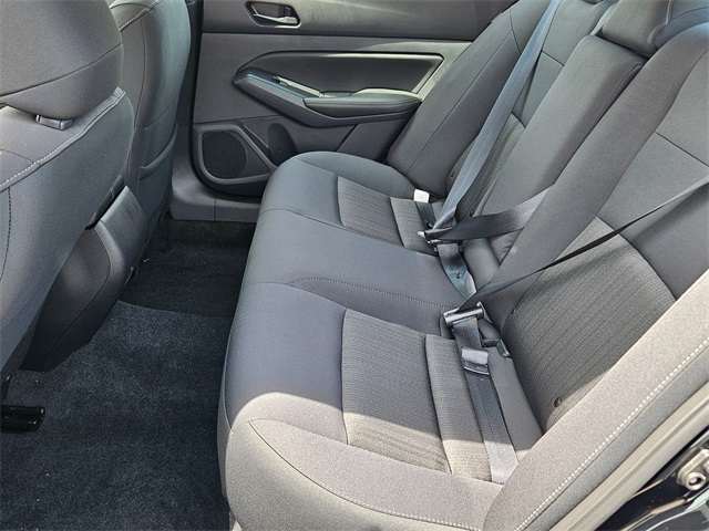 2025 Nissan Altima SV photo 7