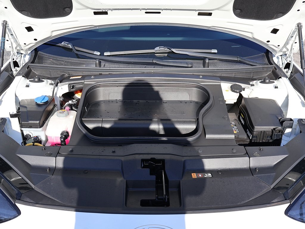 2023 Hyundai Ioniq 6 SE Standard Range photo 18