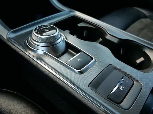 2022 Ford Edge ST photo 10