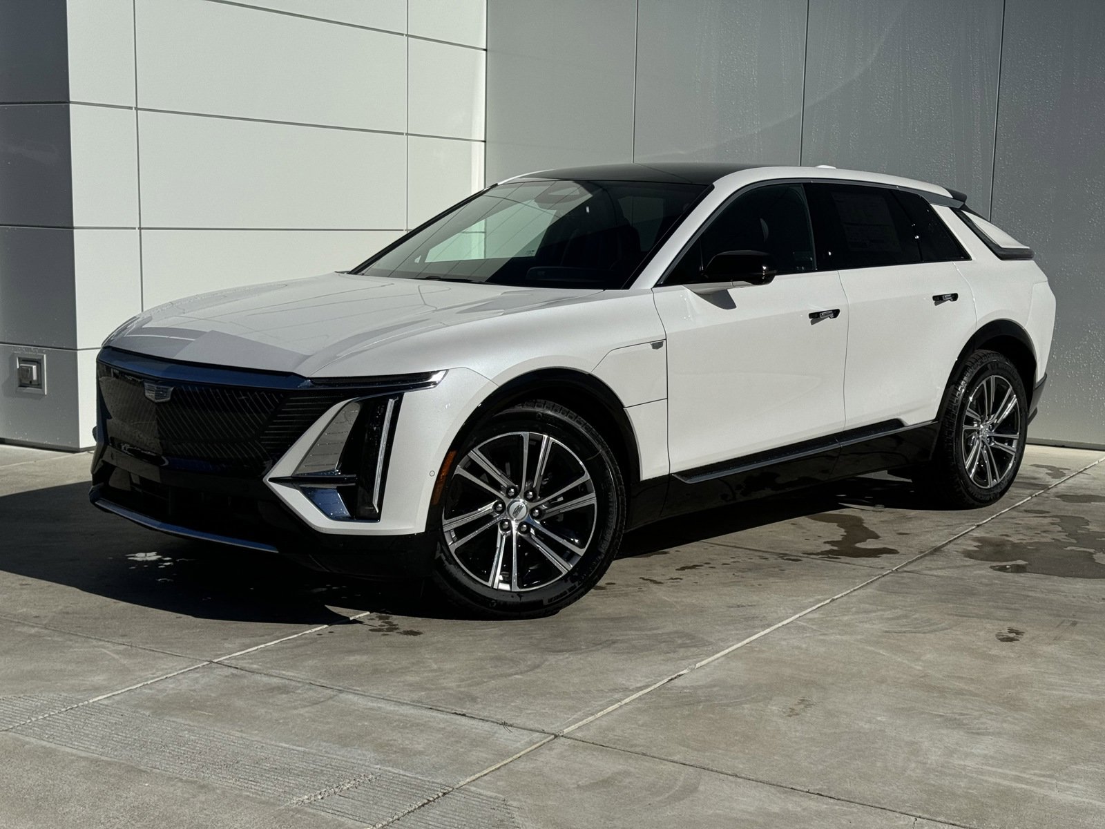 Used 2025 Cadillac LYRIQ Luxury 1 with VIN 1GYKPNRL1SZ306454 for sale in Colma, CA