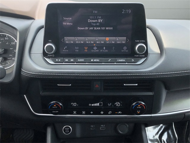 2023 Nissan Rogue SV photo 18