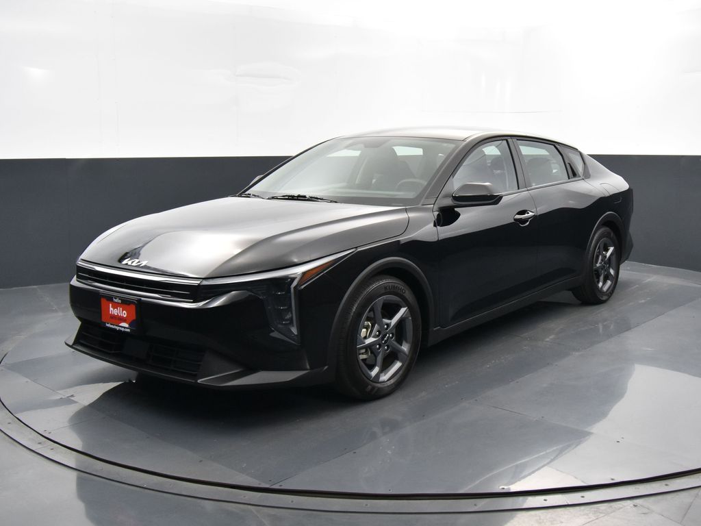 2025 Kia K4 LXS photo 3