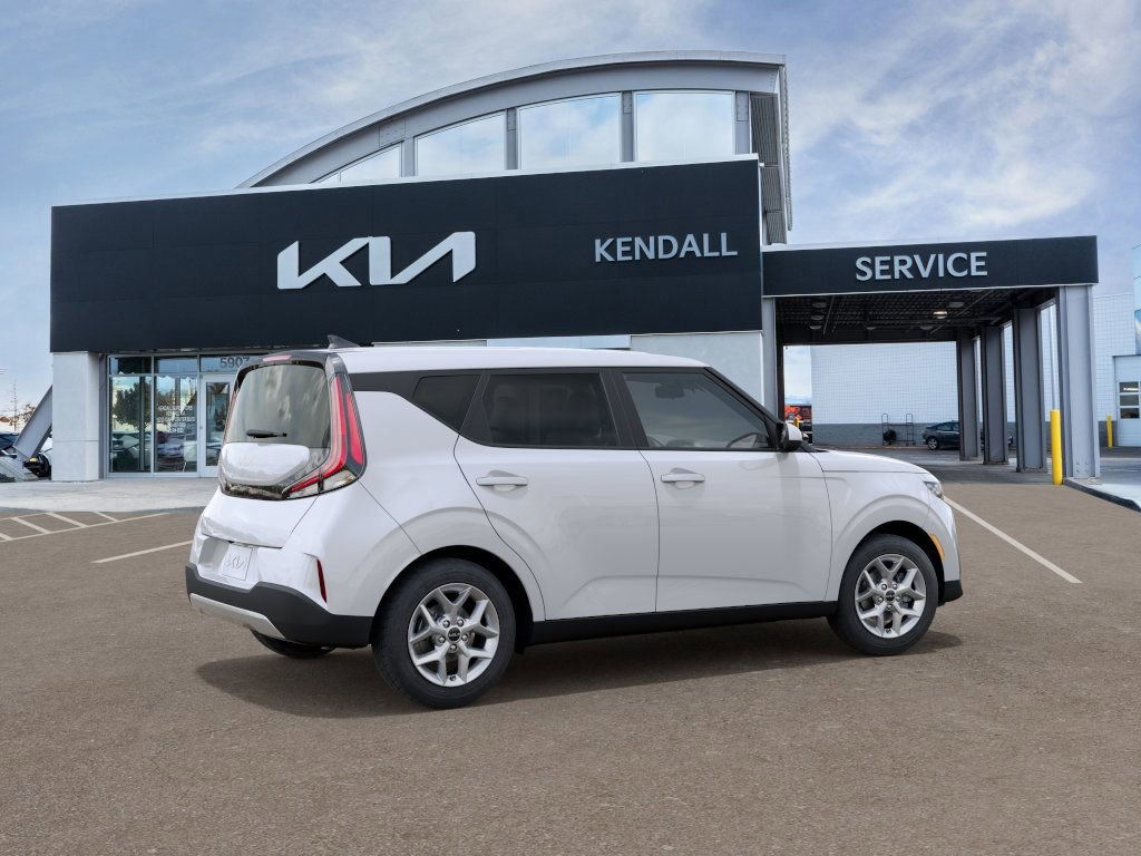 2025 Kia Soul LX photo 5