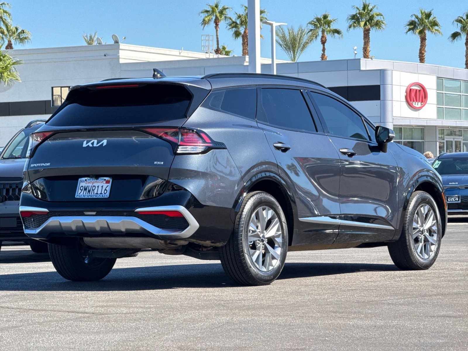 2023 Kia Sportage SX photo 3