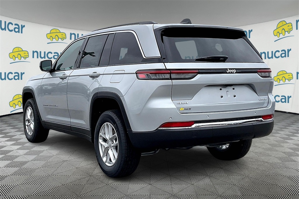 2025 Jeep Grand Cherokee Laredo X photo 3