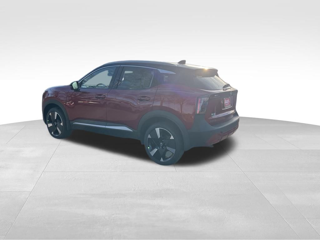 2025 Nissan Kicks SR photo 2