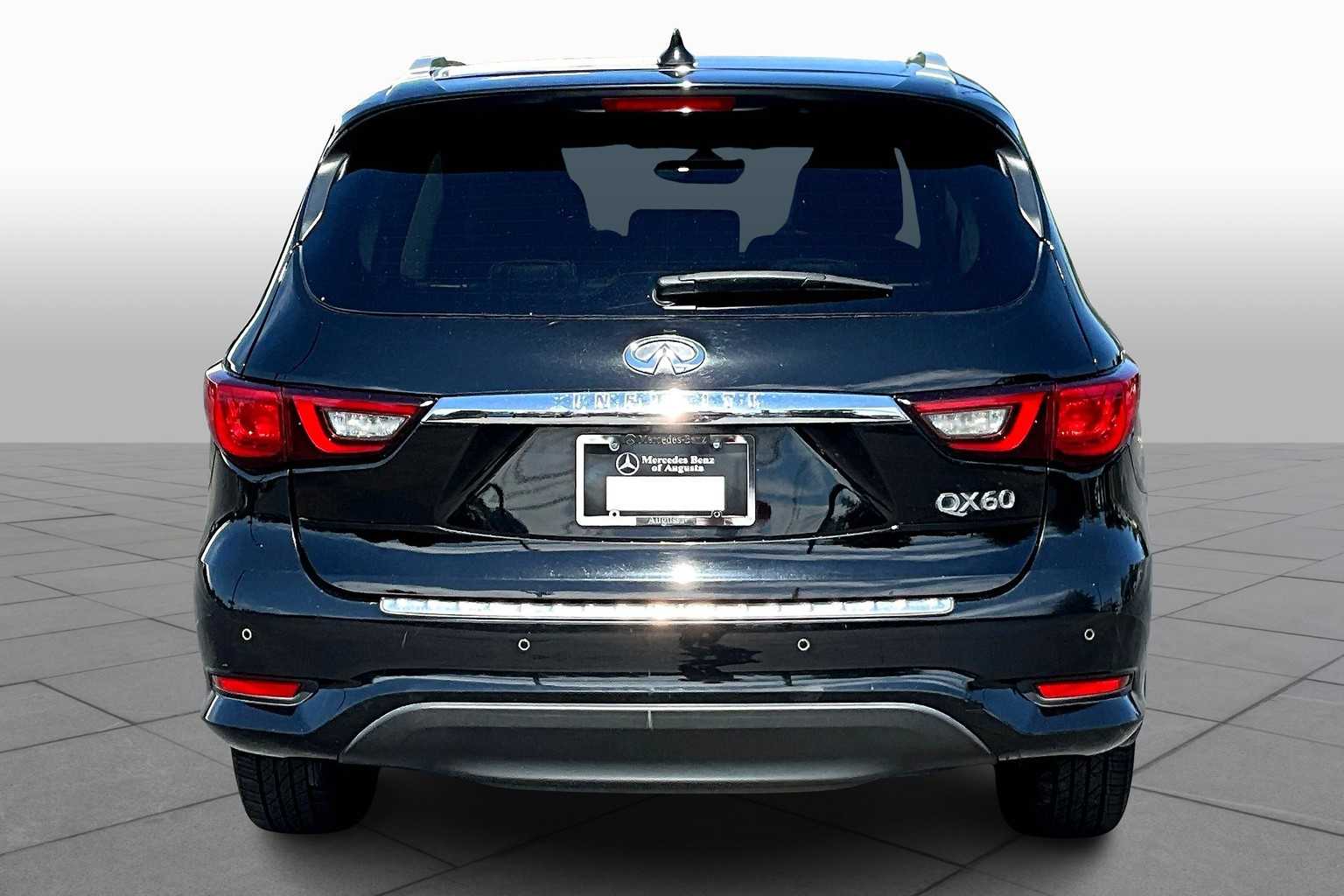 2019 Infiniti QX60 Luxe photo 3