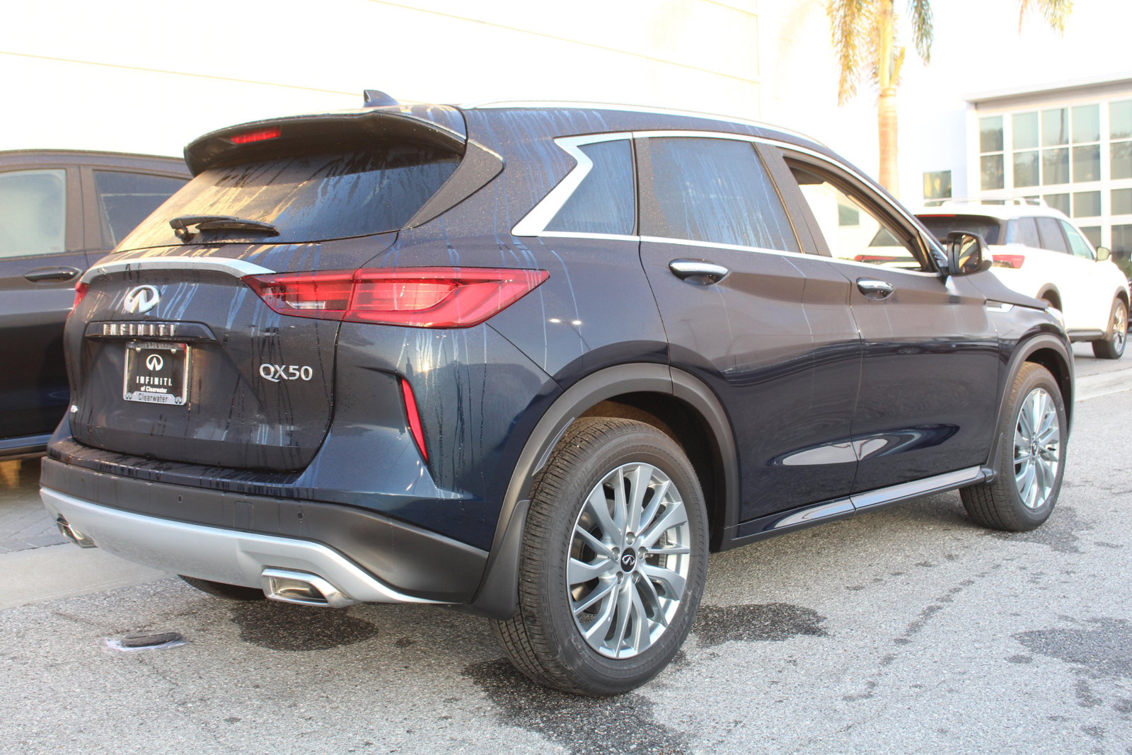 2025 Infiniti QX50 Luxe photo 2