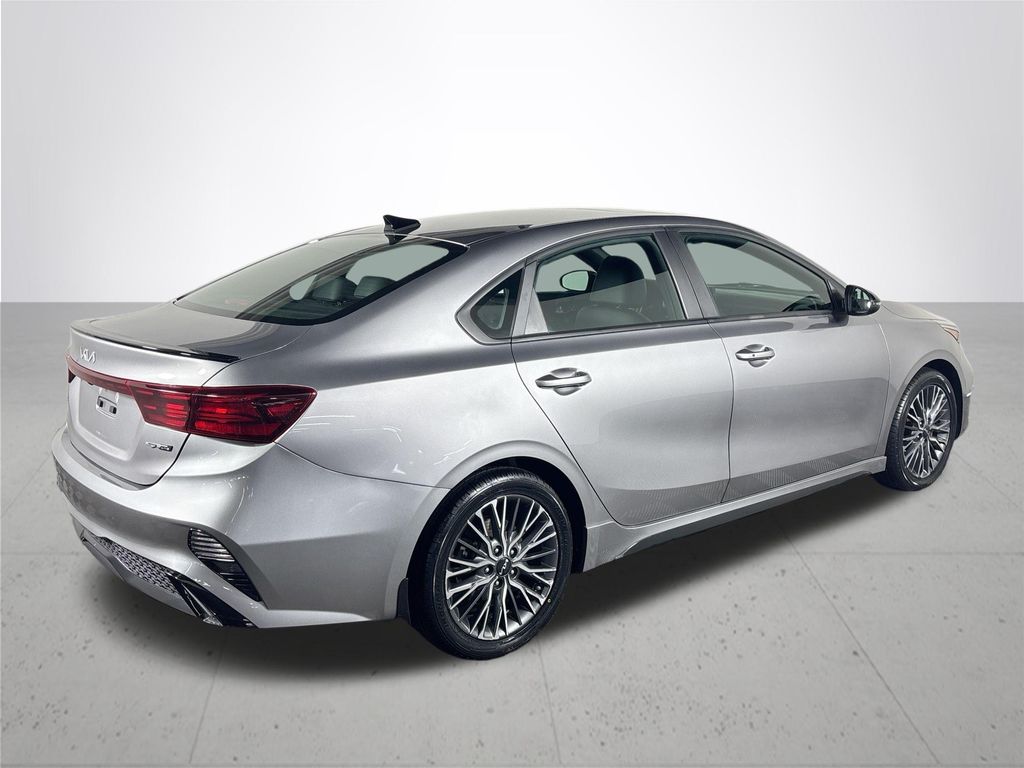 2023 Kia Forte GT-Line photo 5