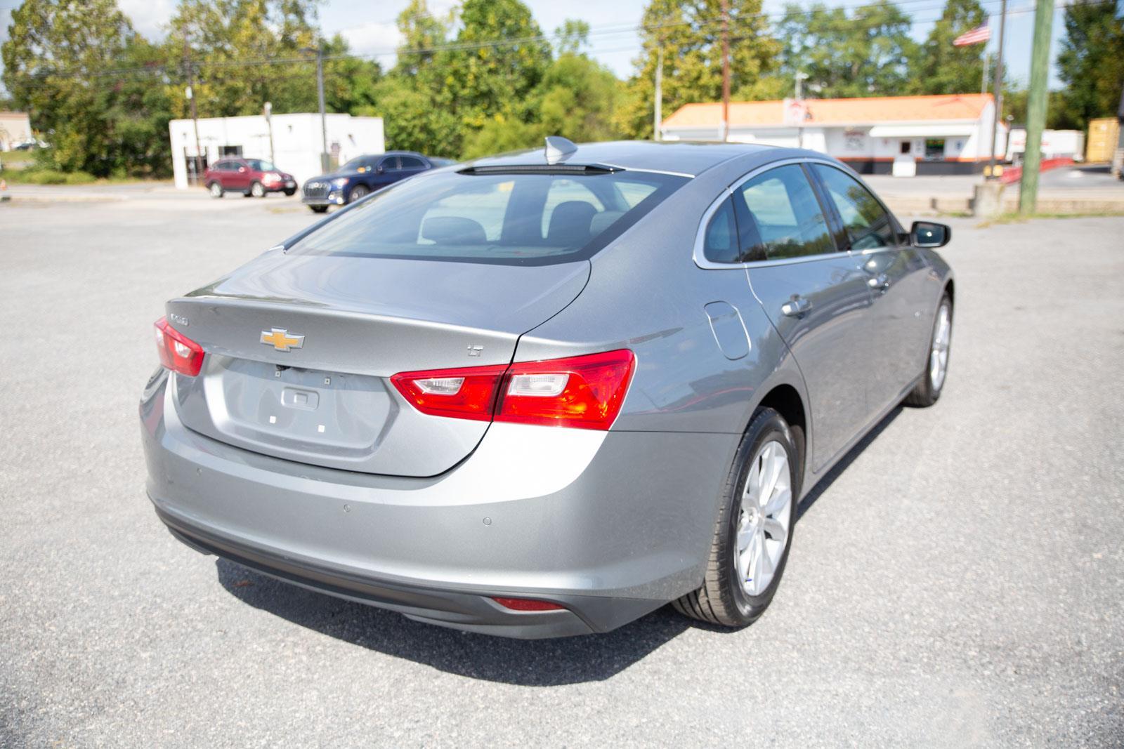 2024 Chevrolet Malibu 1LT photo 3