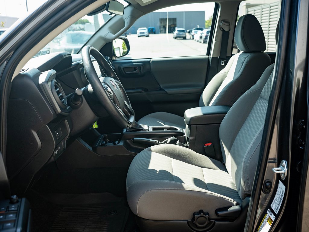 2022 Toyota Tacoma SR photo 17