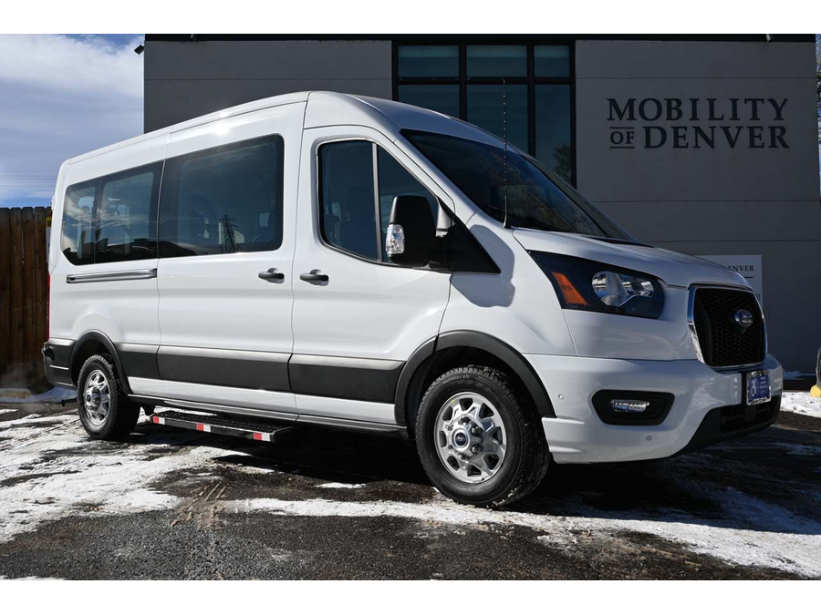 2023 Ford Transit XLT photo 3