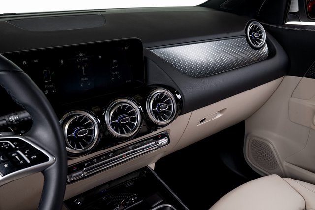 2024 Mercedes Benz GLA 250 photo 28