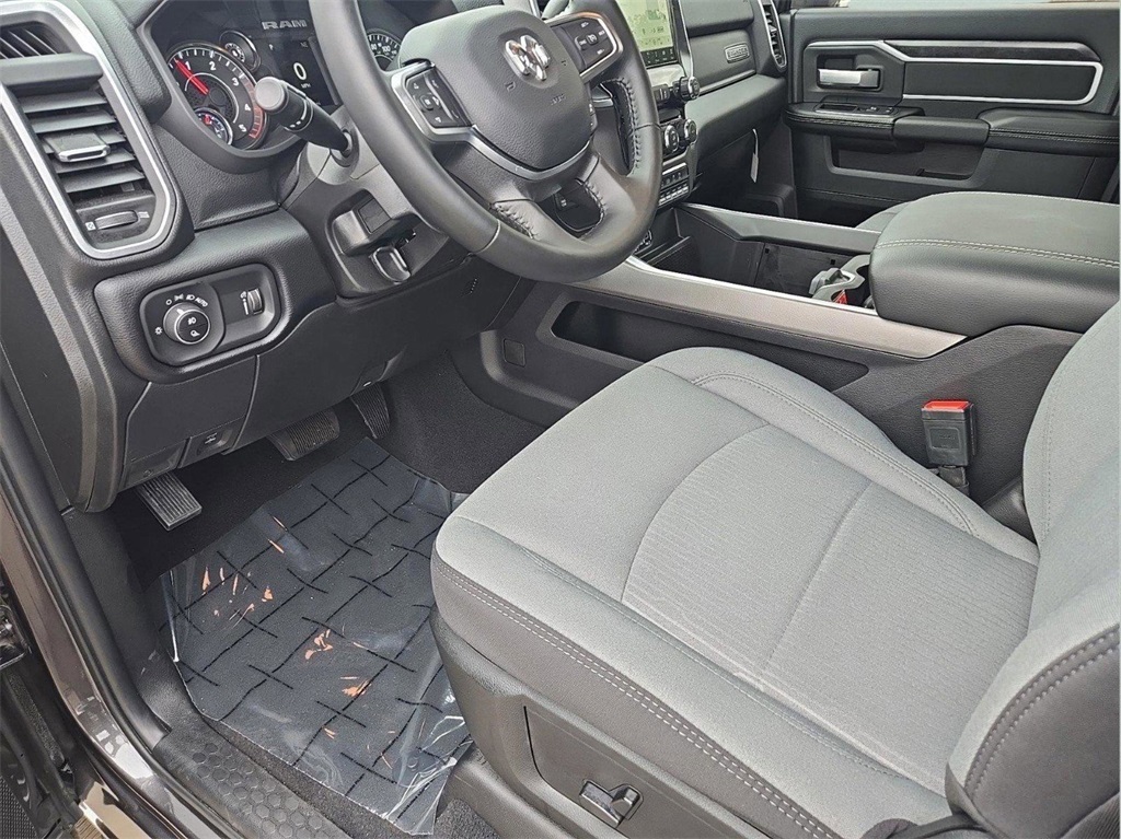 2024 Ram 2500 Big Horn photo 25