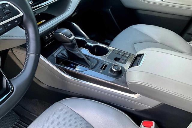 2023 Toyota Highlander Limited photo 16