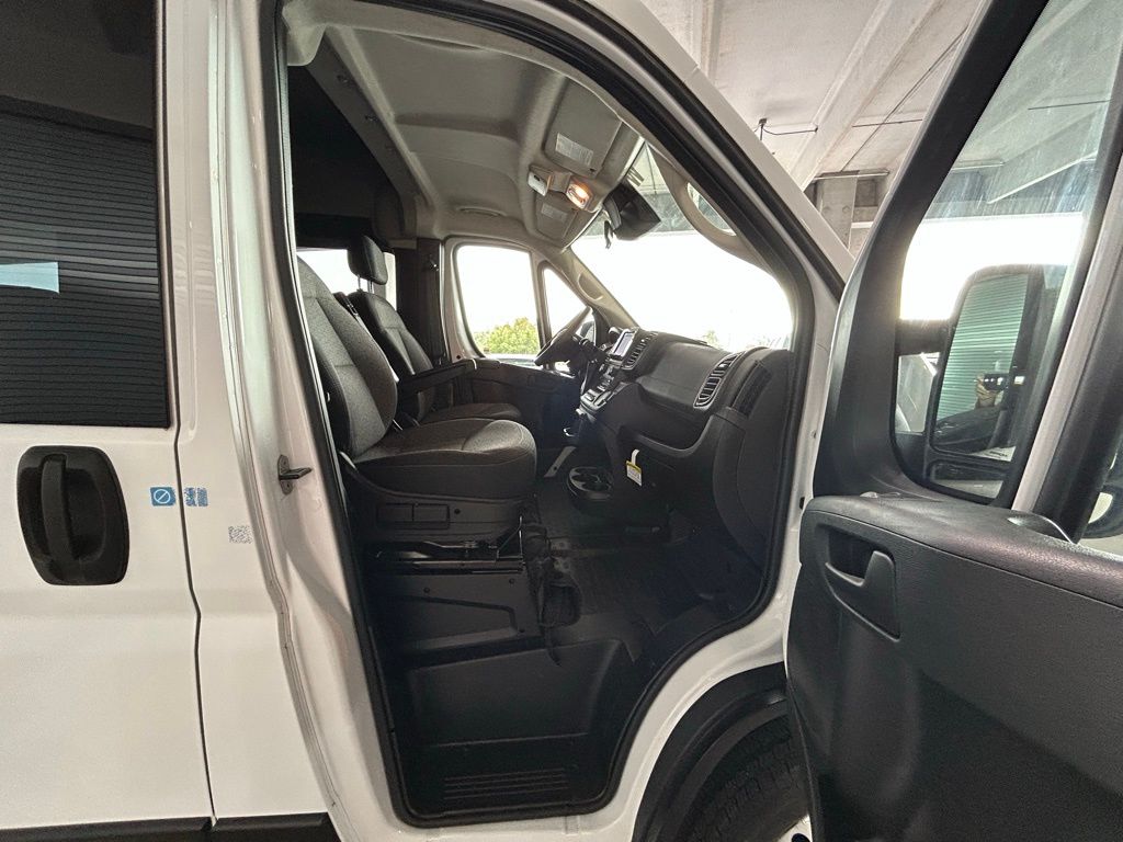 2023 Ram ProMaster 2500 Window Van photo 3