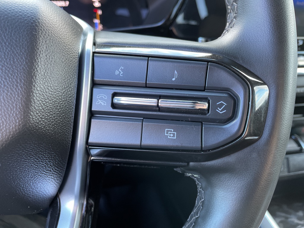 2023 Chevrolet Colorado LT photo 11