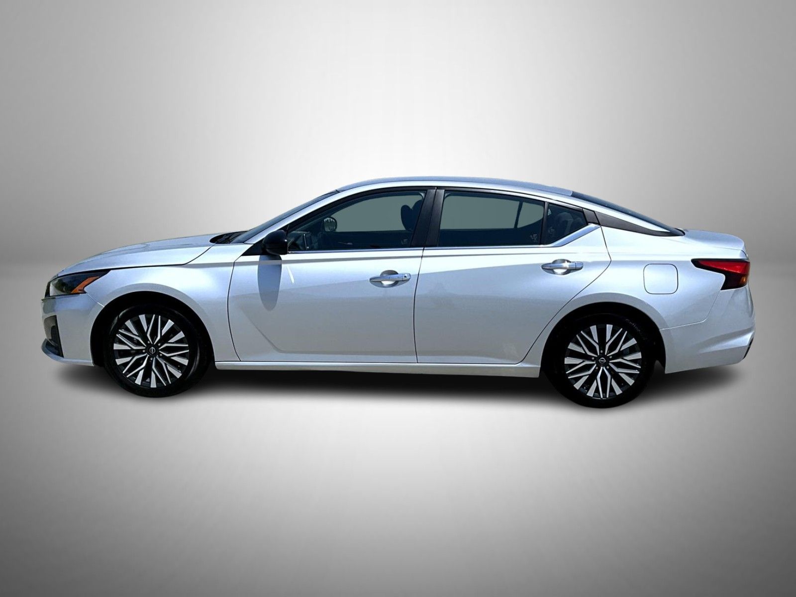 2024 Nissan Altima 2.5 SV photo 8
