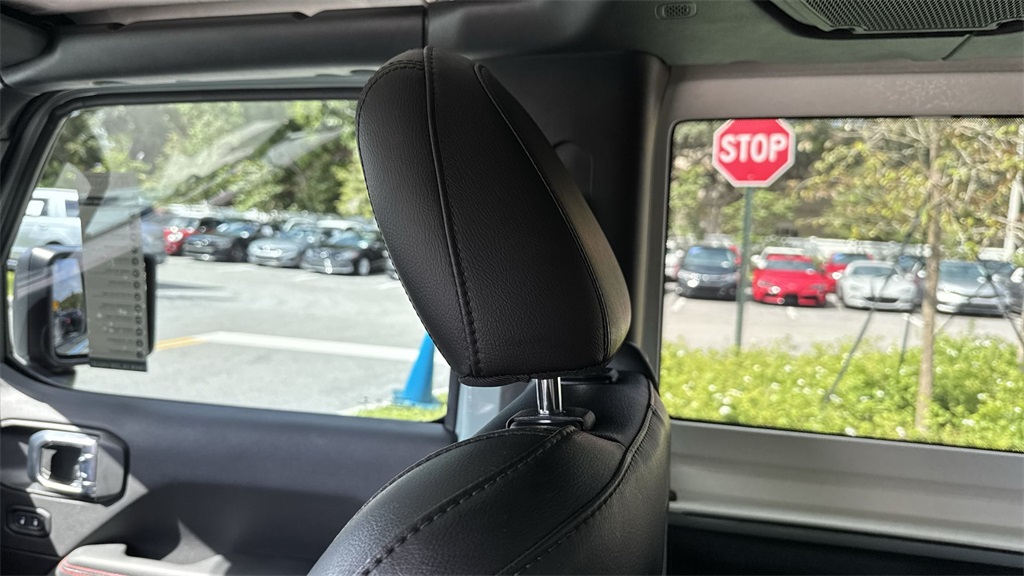2023 Jeep Wrangler Two-Door Rubicon photo 15