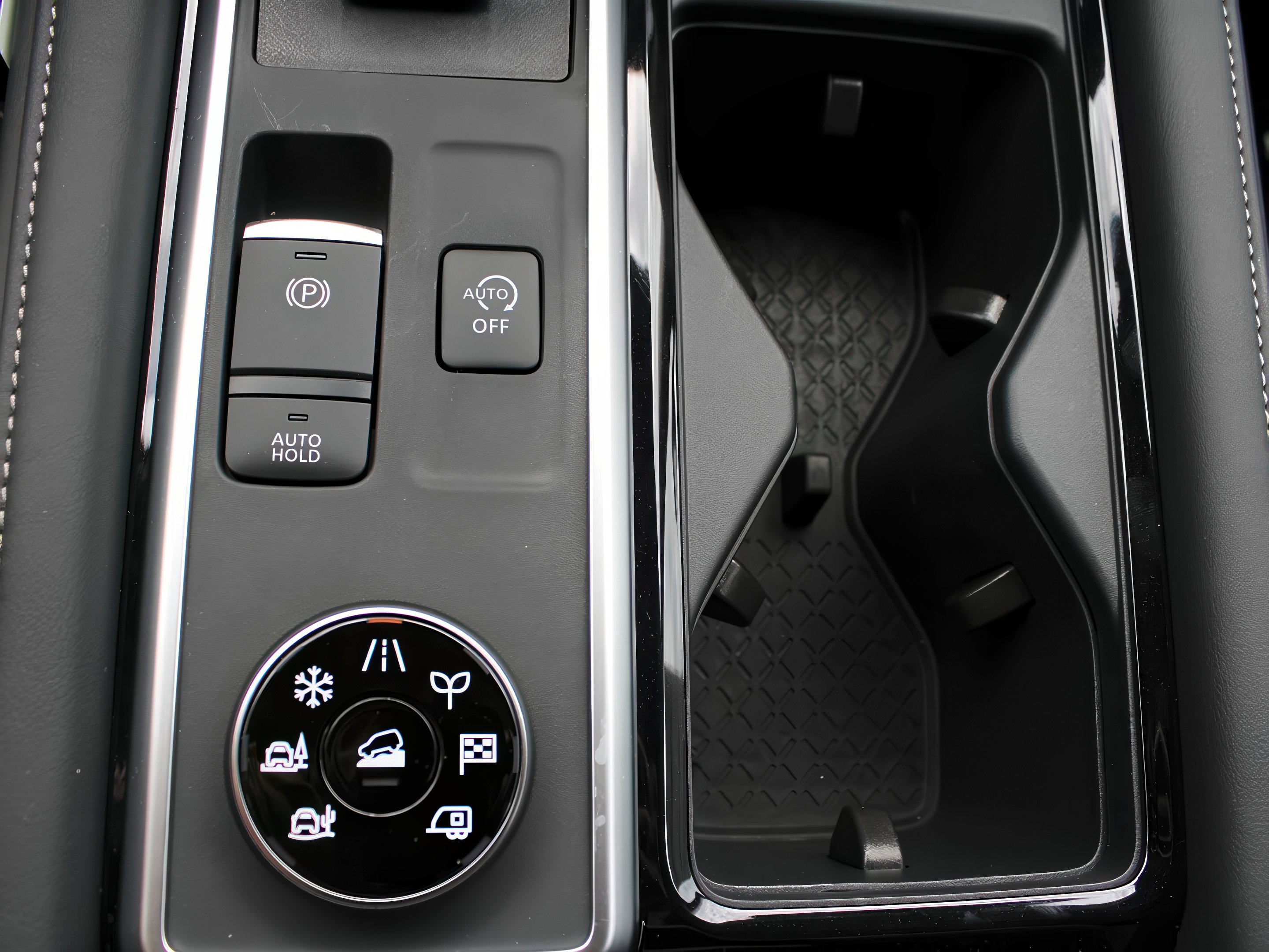 2025 Nissan Pathfinder SL photo 22