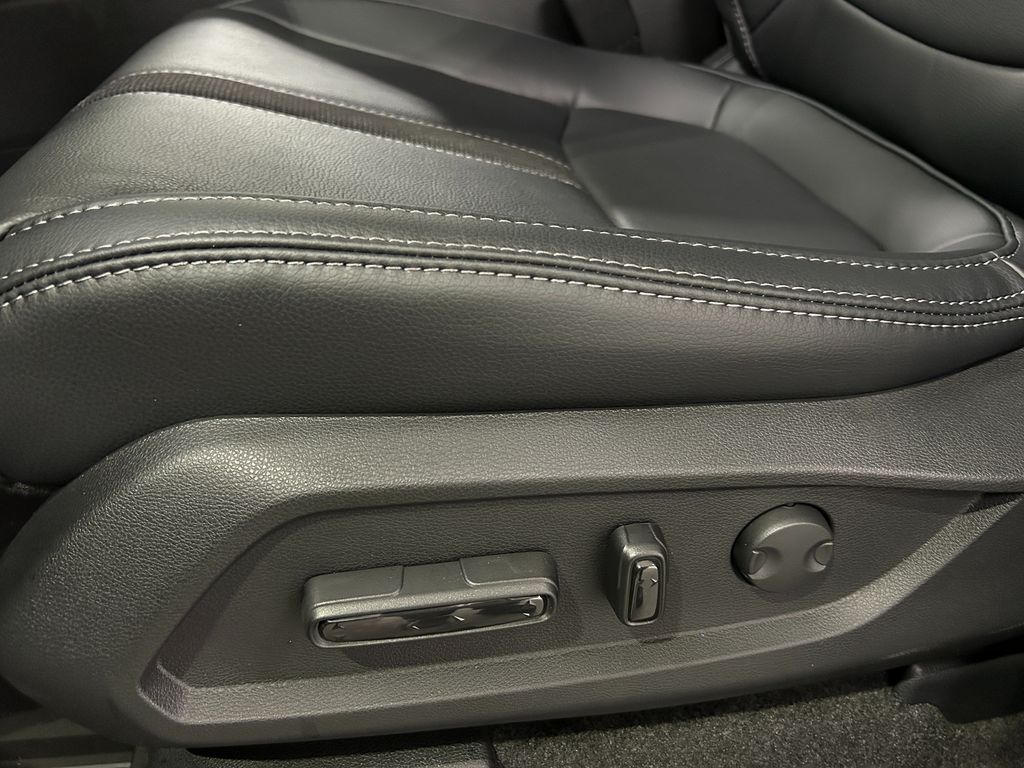2025 Honda Pilot Touring photo 13