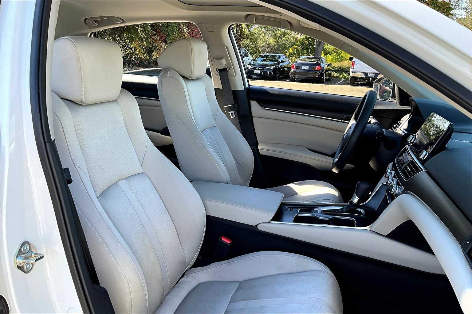 2018 Honda Accord EX 1.5T photo 8