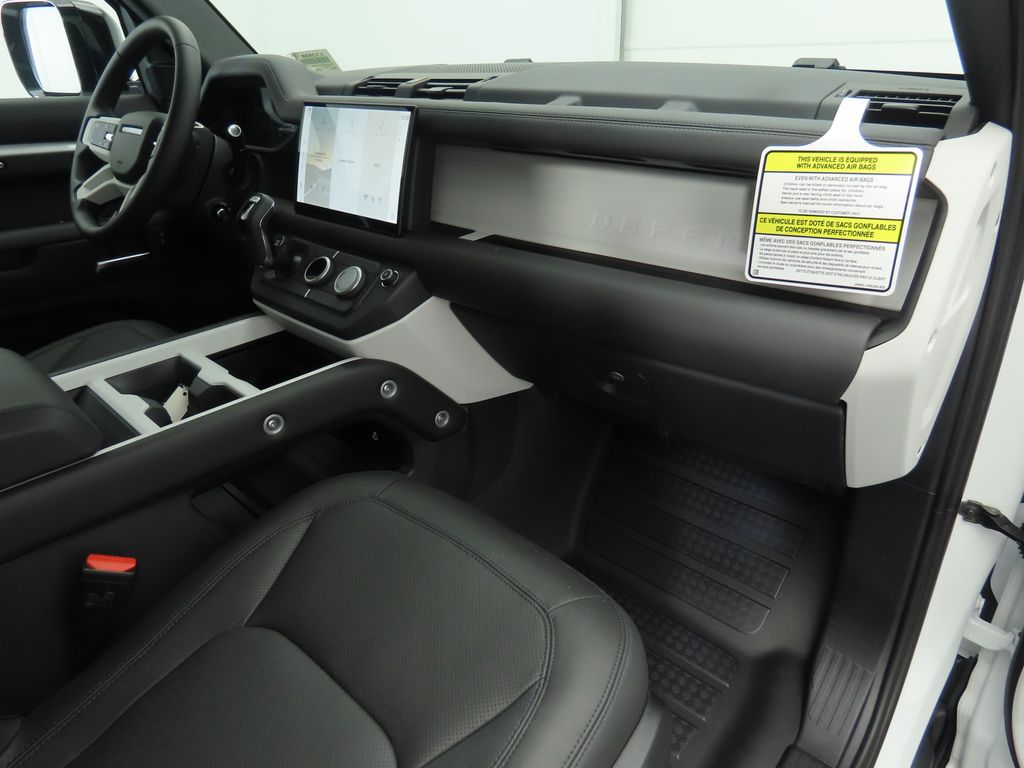 2025 Land Rover Defender 110 S photo 19