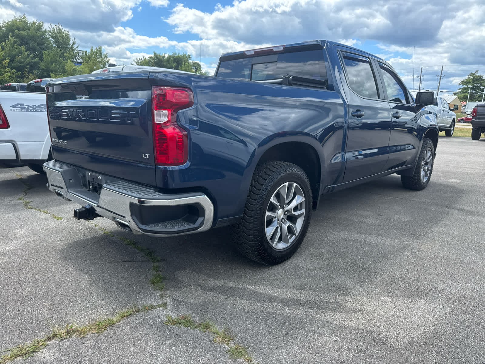 2022 Chevrolet Silverado 1500 LT photo 5