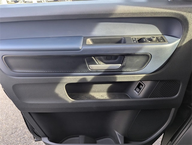 2025 Volkswagen ID. Buzz Pro S photo 28