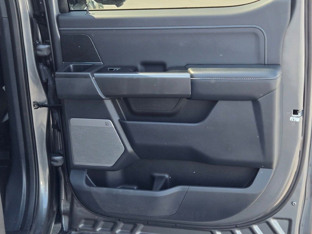 2022 Ford F-150 XLT photo 8