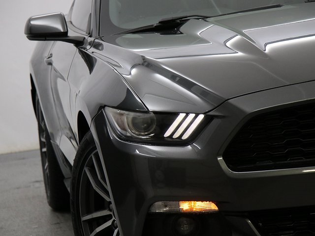 2017 Ford Mustang EcoBoost Premium photo 4