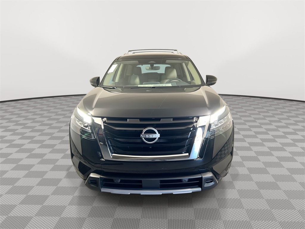 2025 Nissan Pathfinder SL photo 3