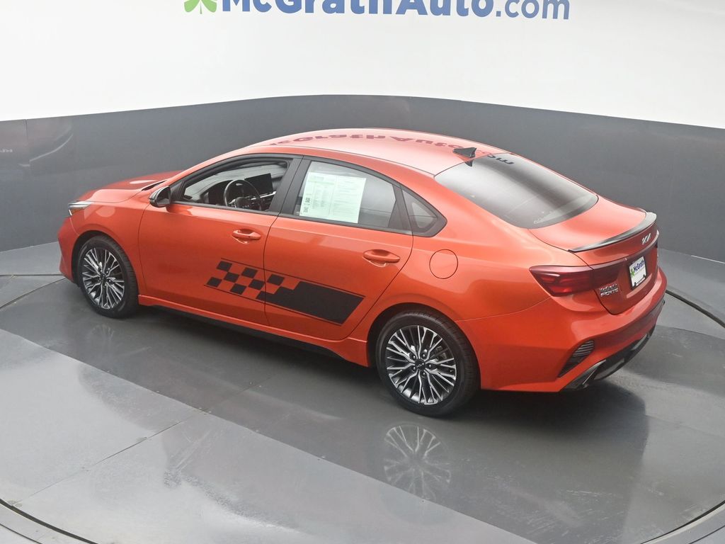 2023 Kia Forte GT-Line photo 16