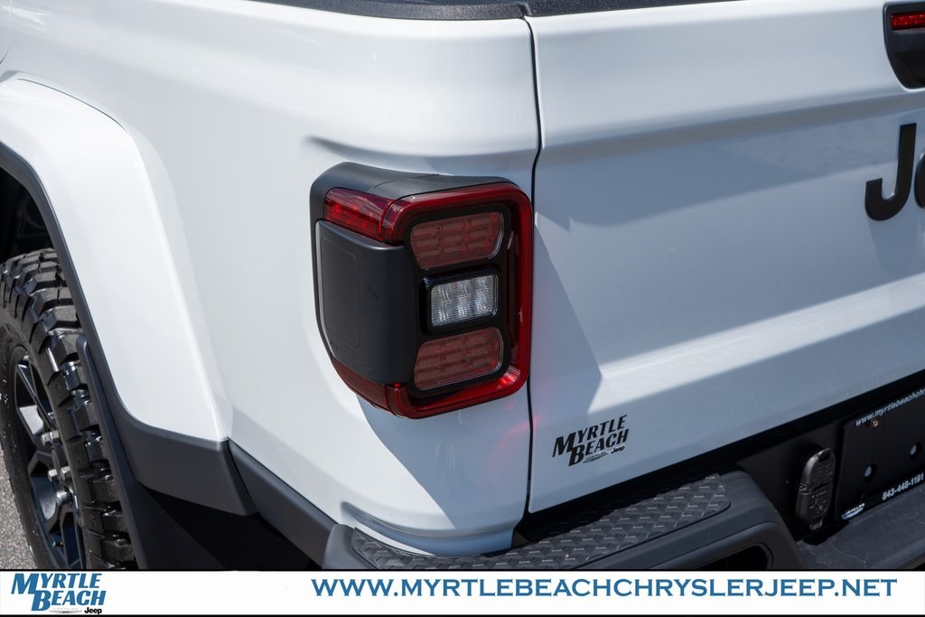 2025 Jeep Gladiator Sport photo 11