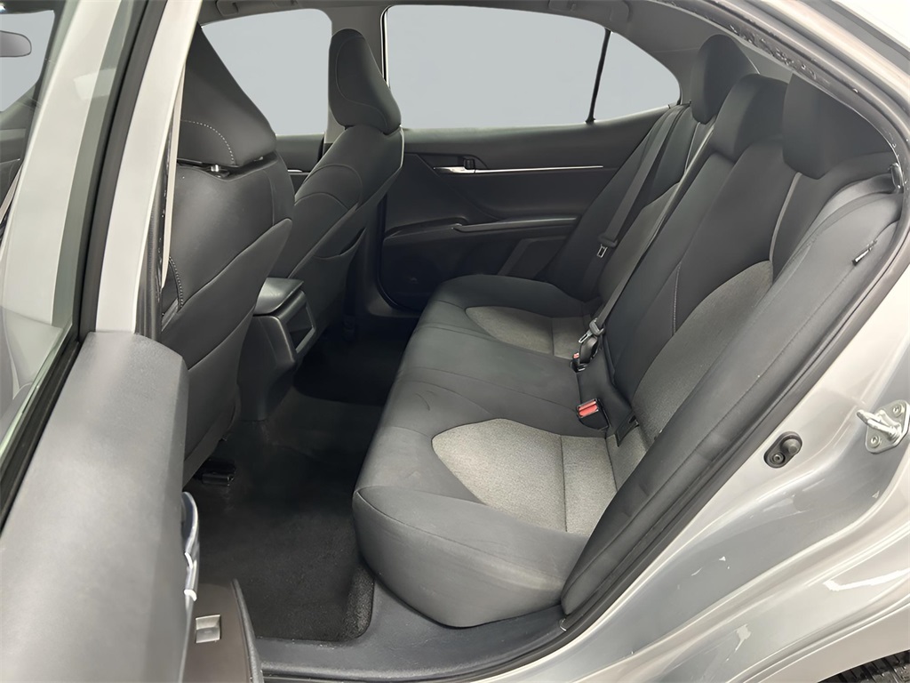 2022 Toyota Camry LE photo 10