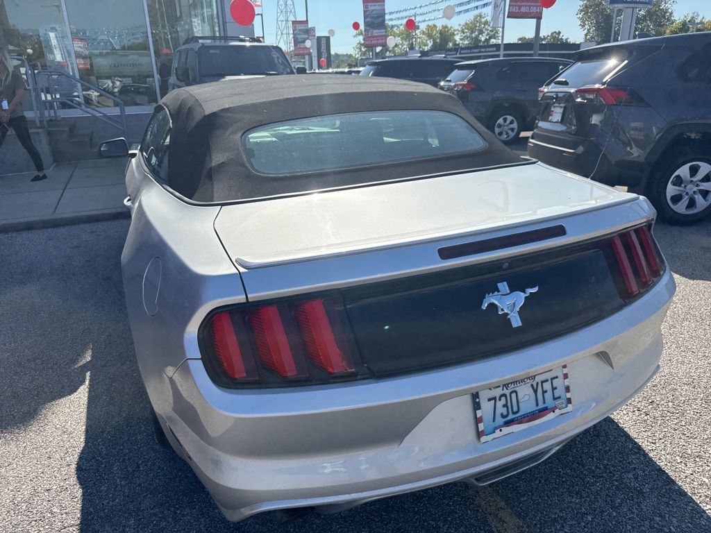 2016 Ford Mustang V6 Convertible photo 4