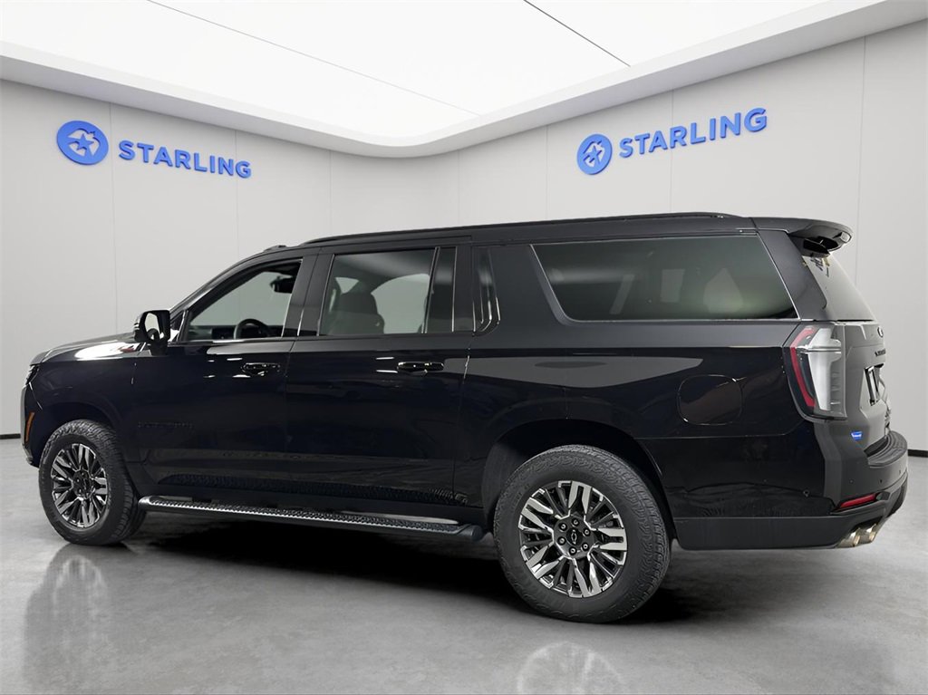 2025 Chevrolet Suburban Z71 photo 3