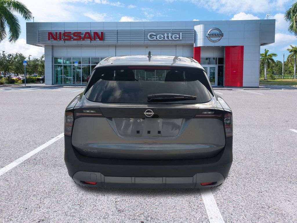 2025 Nissan Kicks SV photo 4