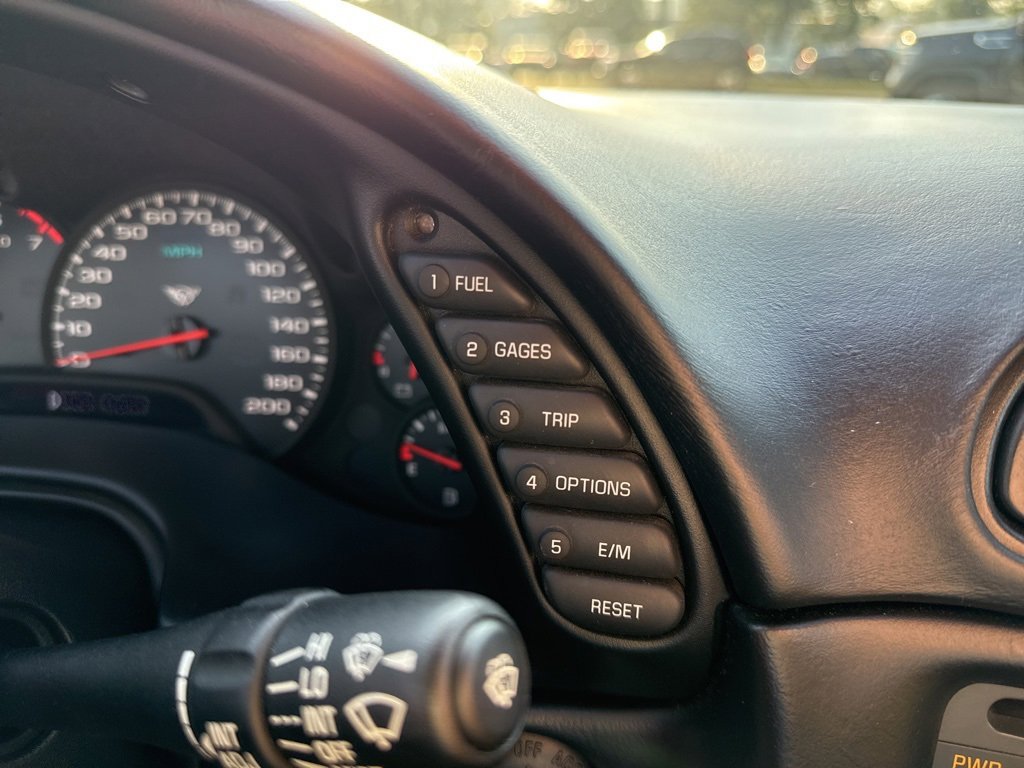 2004 Chevrolet Corvette Base photo 9