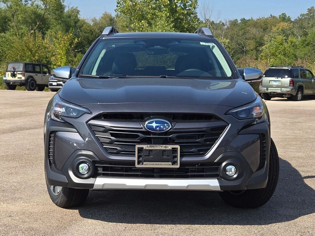 2025 Subaru Outback Touring XT photo 3