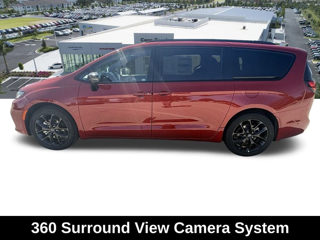 2025 Chrysler Pacifica Limited photo 7