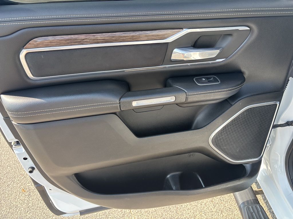 2020 Ram 1500 Laramie photo 27