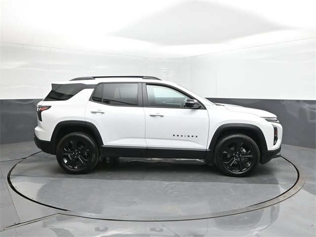 2025 Chevrolet Equinox LT photo 17