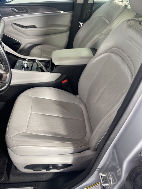 2021 Jeep Grand Cherokee Overland photo 24