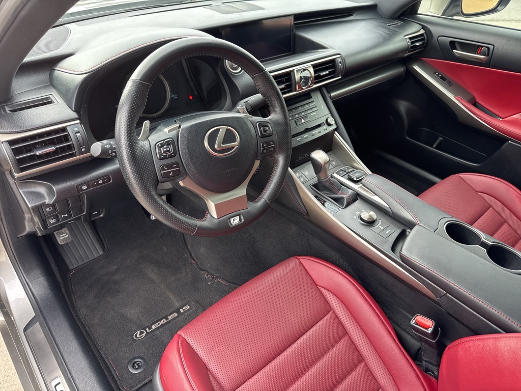 2018 Lexus IS 300 photo 18